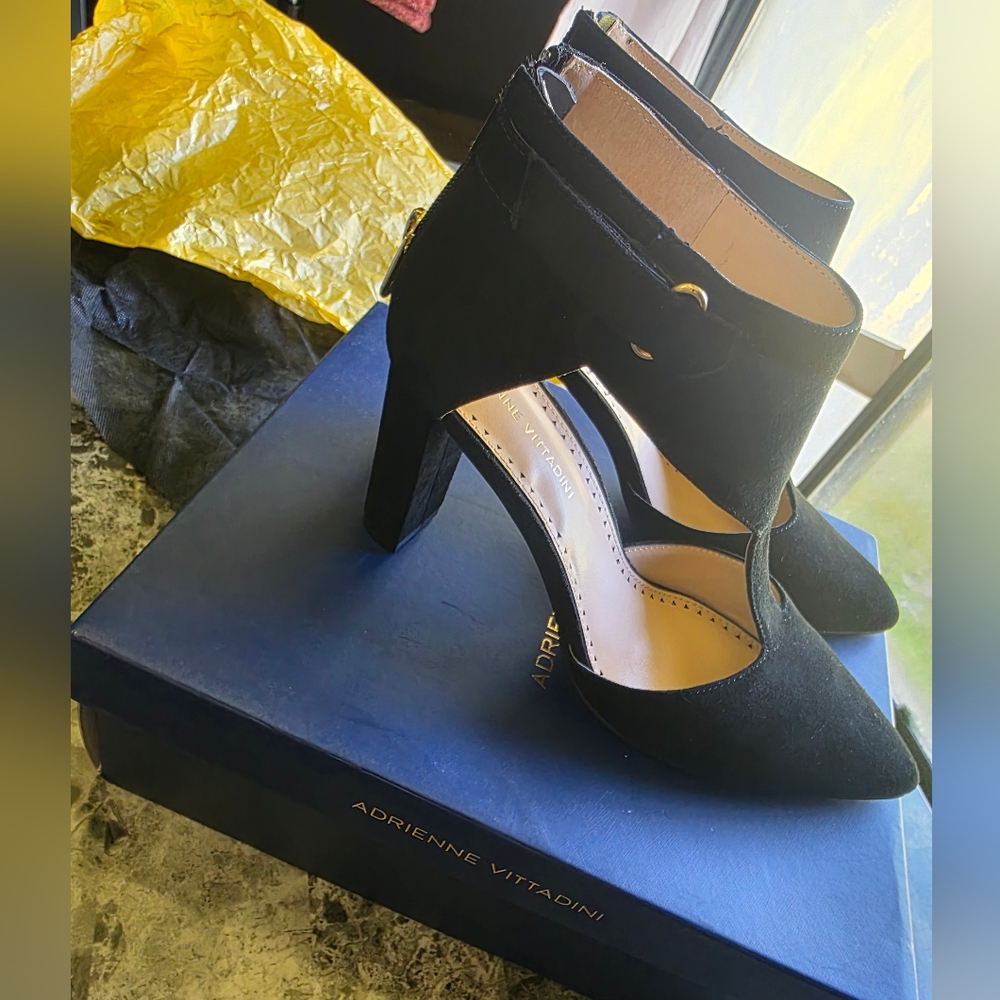 Adrienne Vittadini Black Ankle Boots 7½ - Picture 4 of 7